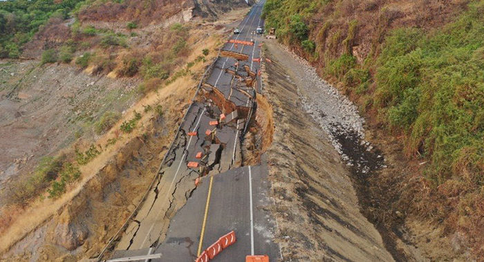 Sequía extrema y sismos, entre las posibles causas del colapso de un tramo en la Siglo XXI