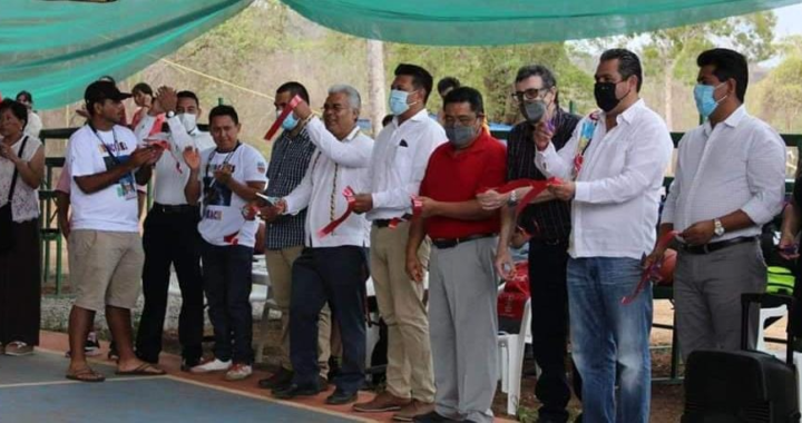 Acude alcalde, Crescencio Reyes a inauguración de Copa Troncones Beach