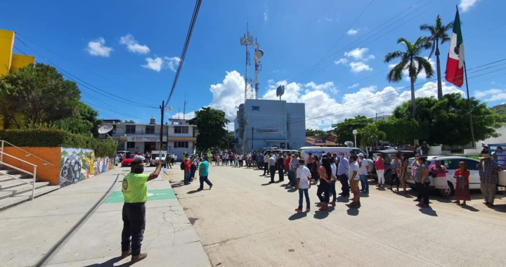 Realizan simulacro de sismo en instalaciones del ayuntamiento de Tecpan