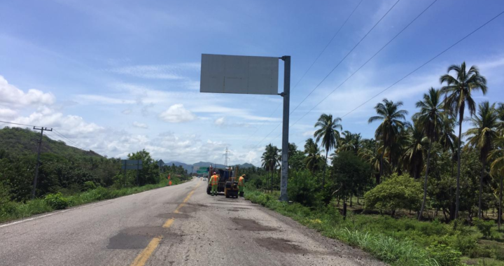 Avanzan trabajos de restauración de carretera Acapulco-Zihuatanejo tras afectaciones de «Dolores»