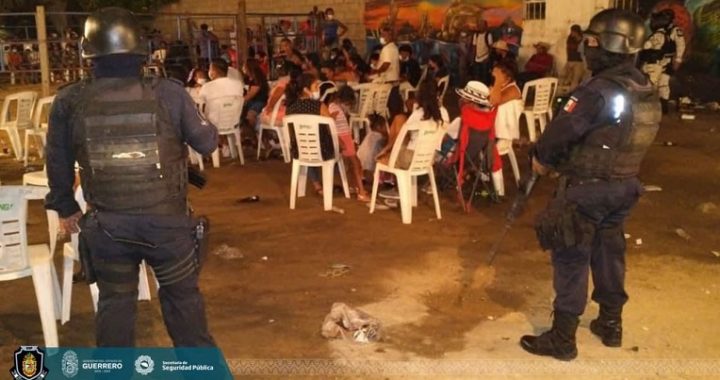 *Dispersan a más de 500 personas de jaripeo clandestino, en Puerto Marqués*