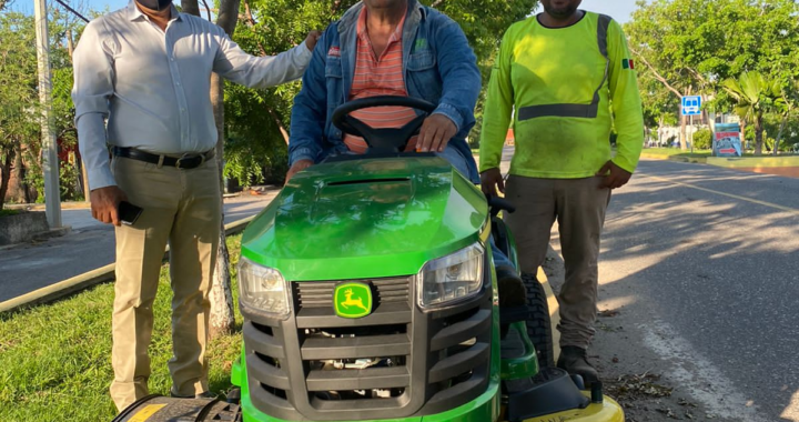 Alcalde Crescencio Reyes equipa área de Parques y Jardines