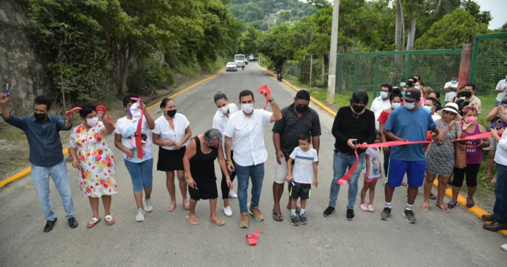 Infonavit La Noria estrena pavimentación de calle Paseo del Cantil