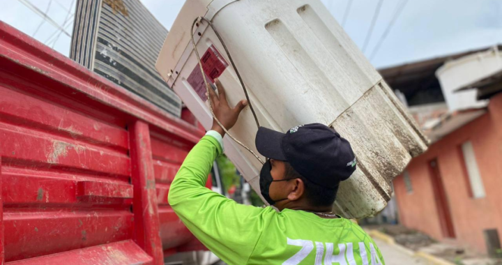 Dirección de Servicios Públicos continúa con campañas de descacharrización en colonias y comunidades de Zihuatanejo.