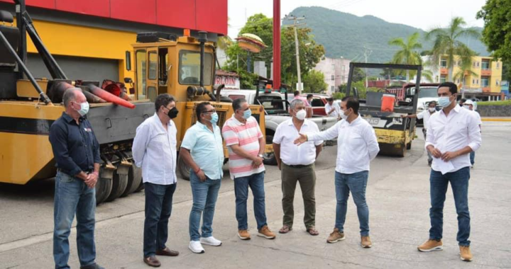 Presidente Jorge Sánchez  constata el arranque de la pavimentación de Av. Paseo de La Boquita