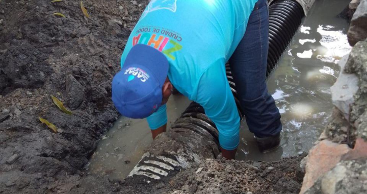 CAPAZ rehabilita colector sanitario dañado por lluvias en El Coacoyul 