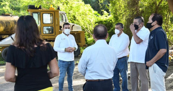 Jorge Sánchez da el banderazo de arranque de dos pavimentaciones más en colonia La Ropa 