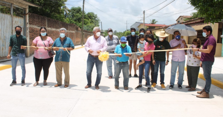 INAUGURA OTRA OBRA MÁS, EL PRESIDENTE ESTEBAN CÁRDENAS, EN LA COMUNIDAD DE SAN JERÓNIMITO. 