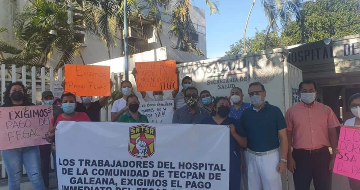 Cumplen 6 días en protesta trabajadores del hospital de Tecpan