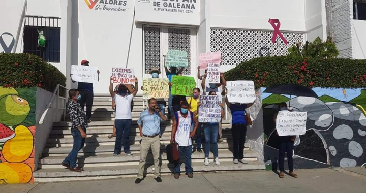 Salen a protestar maestros del Cet-Mar 27, en Tecpan