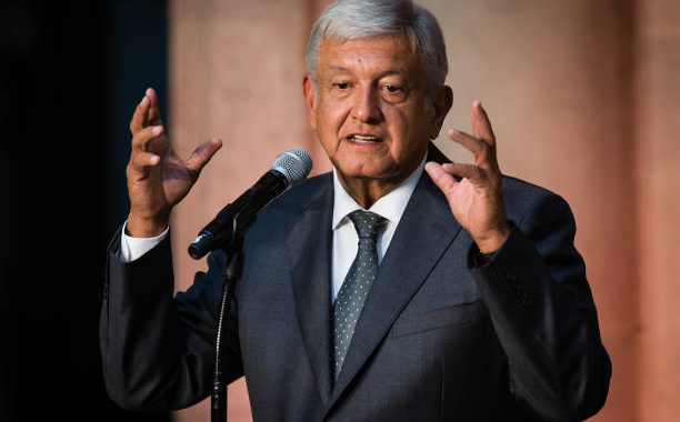 AMLO denigra e intimida a periodistas, dice el Parlamento Europeo