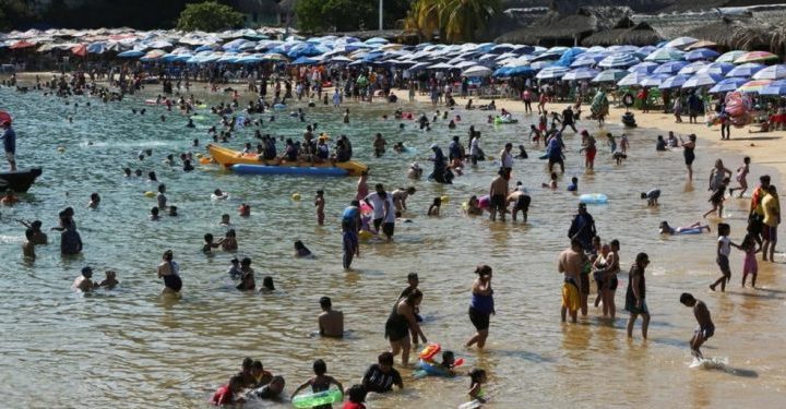 Fin de semana largo deja derrama de 600 mdp en destinos de playa de Guerrero: Sefotur