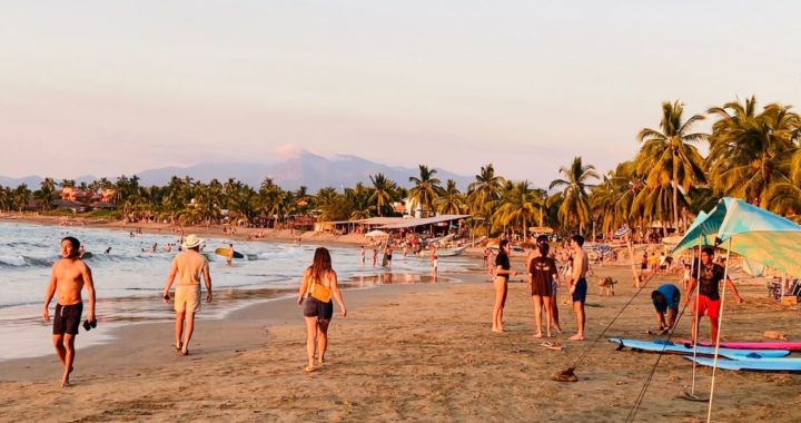 Miles visitaron destinos de playa de La Unión en fin de semana largo, hay buena expectativa para Semana Santa