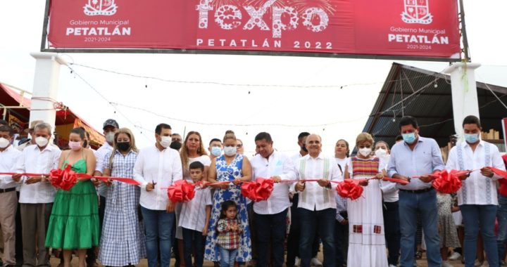 PRESIDENTE MUNICIPAL DE PETATLÁN INAUGURA FEXPO PETATLÁN 2022