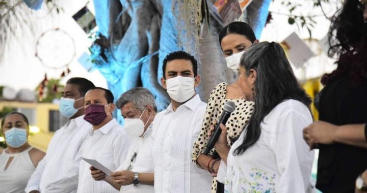 Presidente Jorge Sánchez Allec inaugura la 1ª Feria Internacional del Libro en Ixtapa-Zihuatanejo.