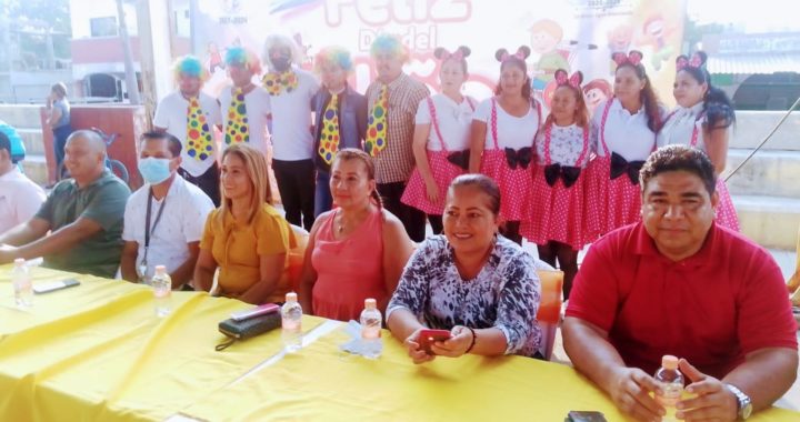 GOBIERNO DE LA UNIÓN LLEVA ALEGRÍA A CIENTOS DE NIÑOS EN PETACALCO