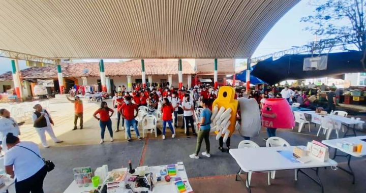 Unionenses acudieron a Feria de la Salud