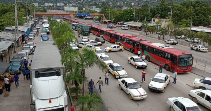 La violencia en Guerrero provoca Enfrentamiento entre ejercito vs UPOEG provoca bloqueos en Acapulco y cinco municipios de Costa Chica