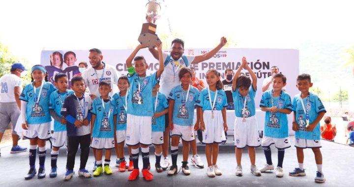 Culminó con éxito torneo de fútbol en la Liga Infantil Municipal de Zihuatanejo