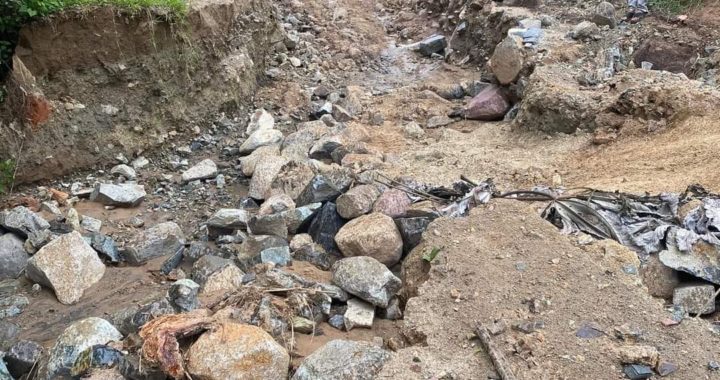 Exigen serranos la reconstrucción de caminos en la sierra de Tecpan