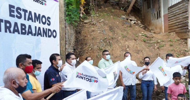 Presidente Jorge Sánchez arranca pavimentación de andador en colonia Salvador Espino