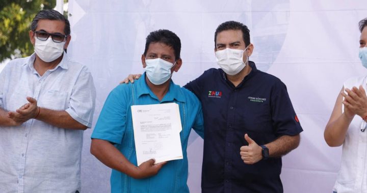 Alcalde Jorge Sánchez Allec entrega electrificación e inicia obra de agua potable en la colonia La Cima de Jesús