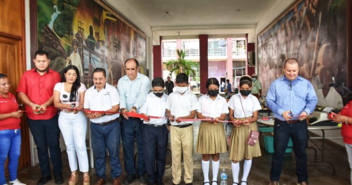 Autoridades Inauguran Museo Itinerante de Artículos Antiguos