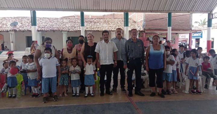 Gobierno de La Union continúa con apoyos a las familias más necesitadas 