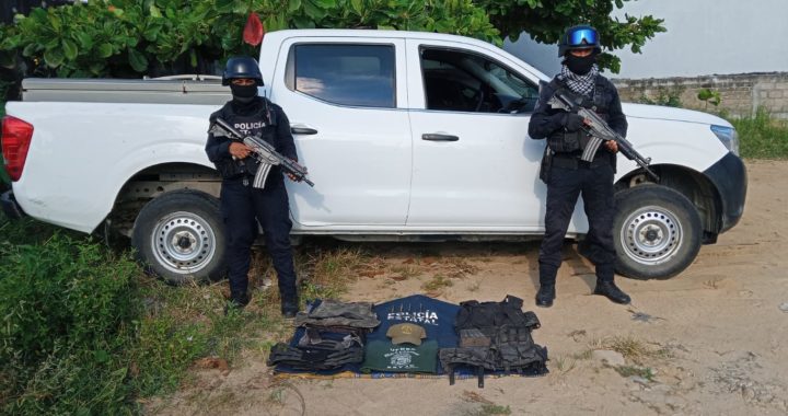 Asegura la Policía Estatal chalecos tácticos y un vehículo en el municipio de Florencio Villarreal