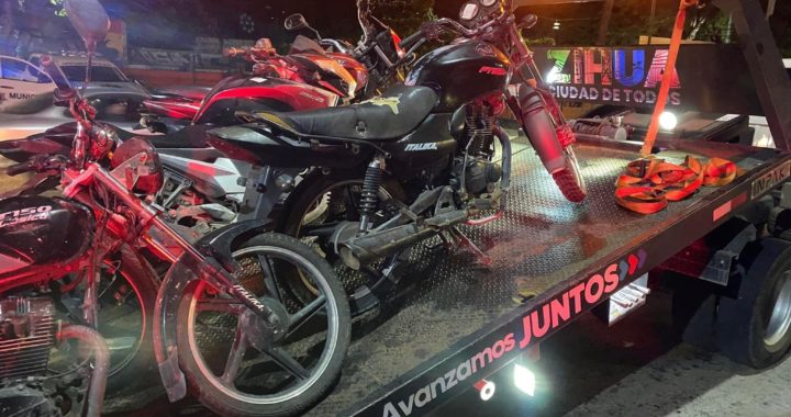 Operativo sorpresa, aseguran 24 motocicletas sin documentos en Zihuatanejo 