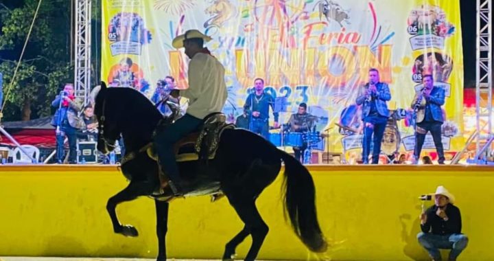 Unionenses disfrutaron del concurso de caballos bailadores en Expo Feria